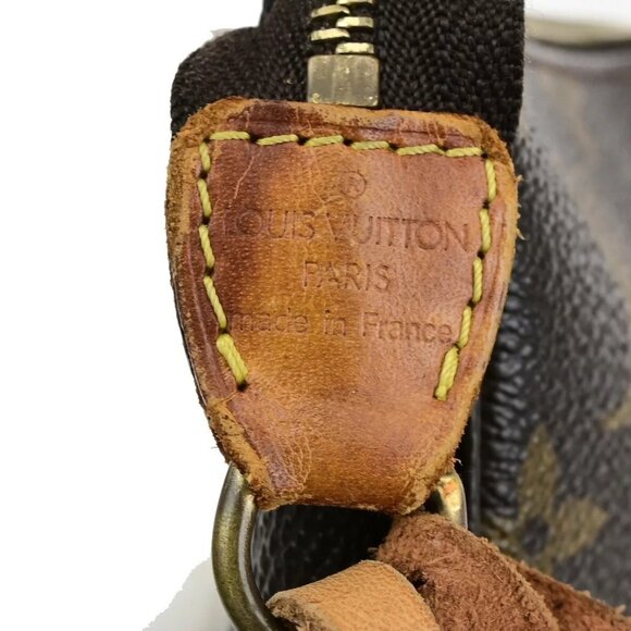 LOUIS VUITTON Pochette Accessoires Shoulder Bag Monogram Leather - Picture 4 of 16